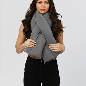 NWT Shaci Gray Puffer Scarf